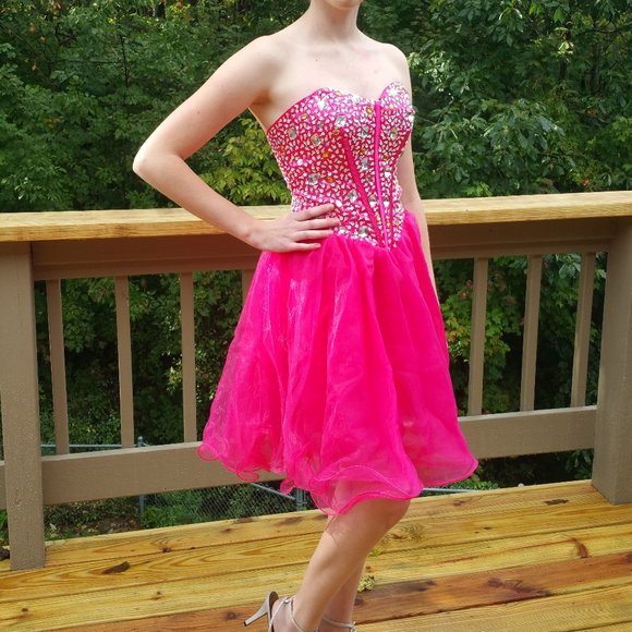 New 🔥 Hot Pink Beaded Strapless Prom Homecoming - Picture 1 of 8